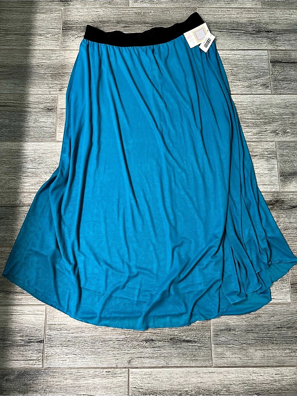 Teal Women’s Flowy Maxi Skirt Size 2XL with Subtle Pattwrn – NWT